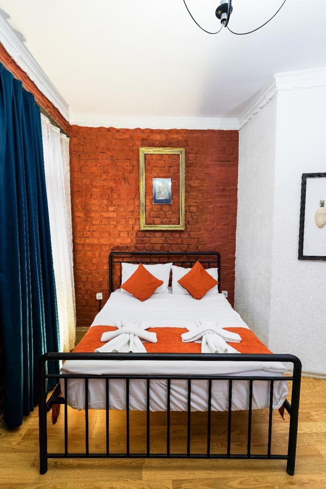 White Bolshoi Rooms Istanbul Exterior photo